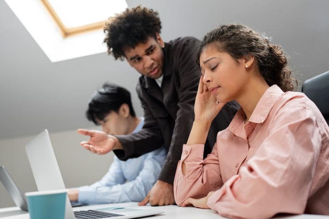 workplace-violence-taking-place-colleagues